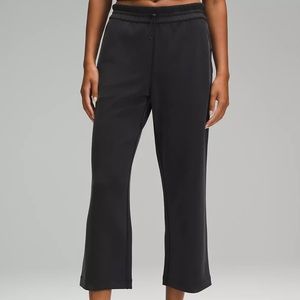 LuluLemon Softstreme High-Rise Straight-Leg Cropped Pant